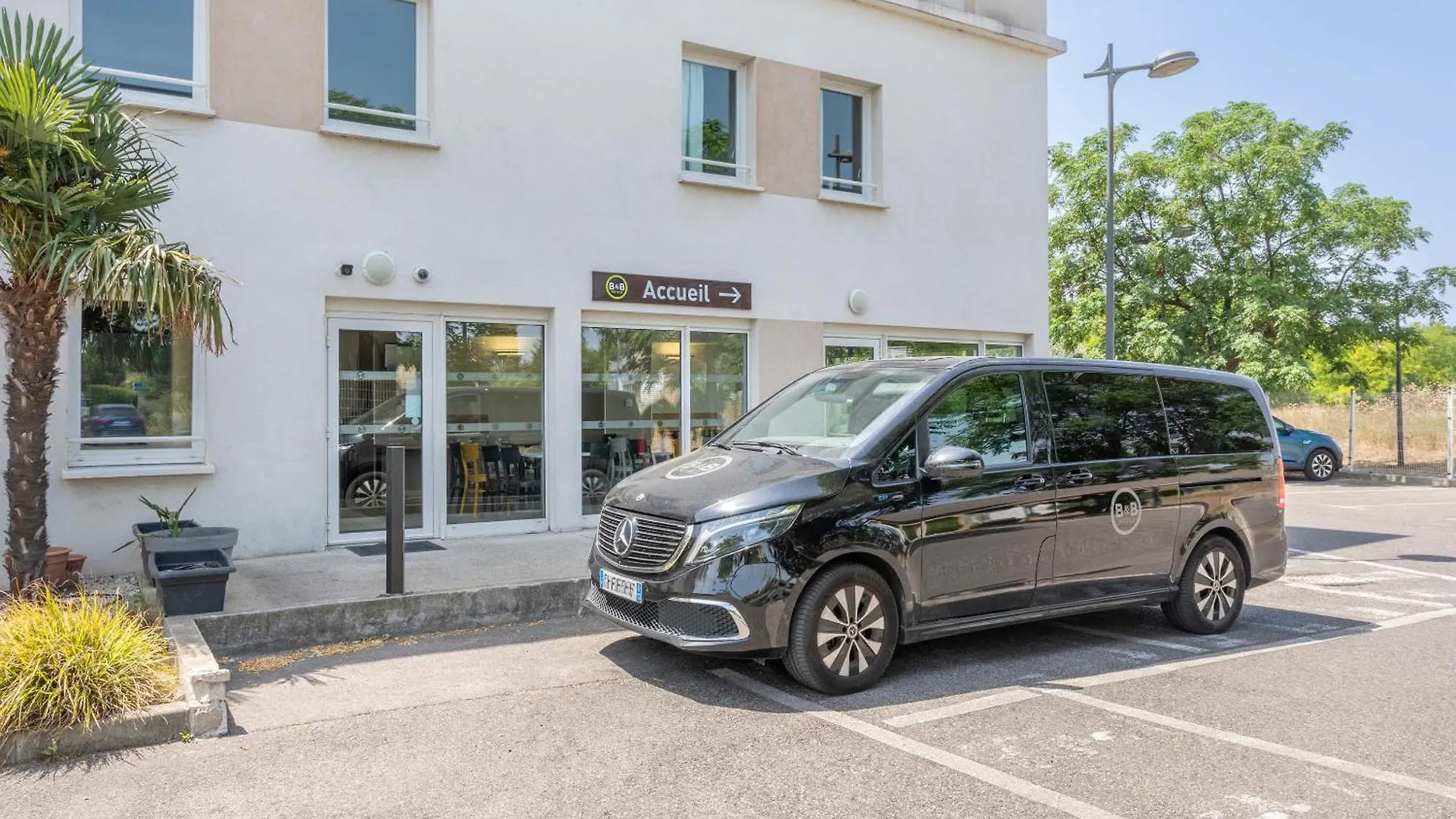 B&B Hotel Marseille Aeroport Saint-Victoret 2*,